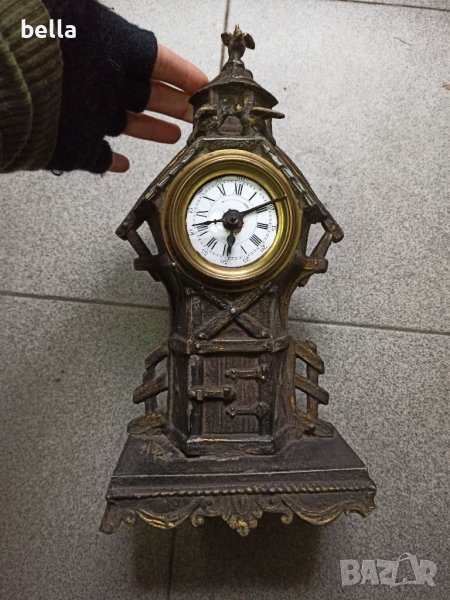 Много стар антикварен каминен часовник ,порцеланов циферблат ,нужна му е профилактика ,сверяването с, снимка 1