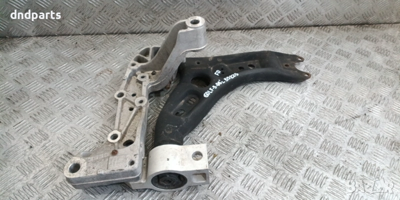 Носач VW Golf 5 2006г.(преден десен)	, снимка 1