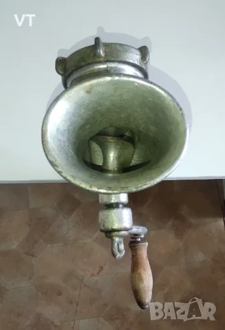 Стара ръчна месомелачка - Номер 8, снимка 6 - Месомелачки - 47389767