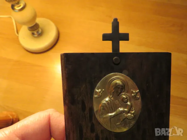 Старинен православен меден иконостас, триптих с Богородица и младенеца - 22х 10 см  Исус Христос, снимка 5 - Антикварни и старинни предмети - 50026667