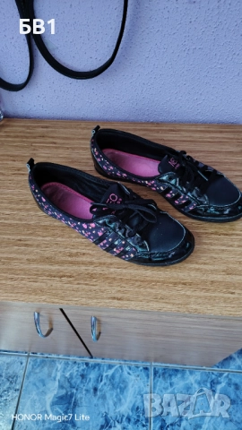 Дамски спортни обувки Adidas, снимка 2 - Дамски ежедневни обувки - 51461591