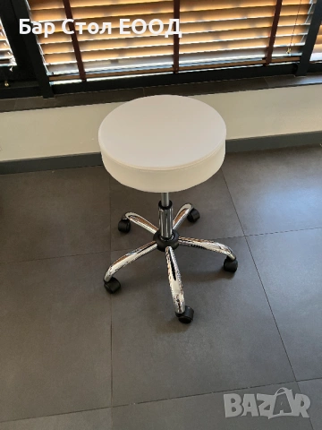 Стол на колелца Kiev black +2г гаранция, снимка 4 - Столове - 50937326