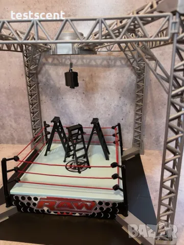 Ринг за играчки WWE 2007 Money In The Bank Ring Playset MITB цял сет комплект Jakks, снимка 8 - Колекции - 48202590