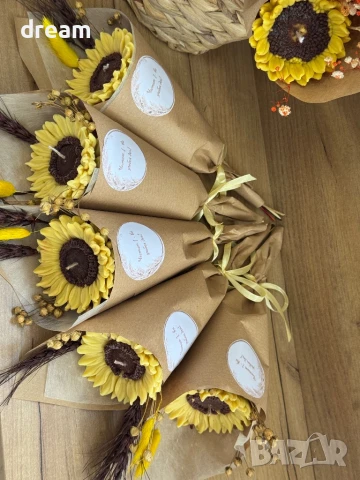 Бюджетни букети за учители с ароматна соева свещ, снимка 2 - Декорация за дома - 51407735