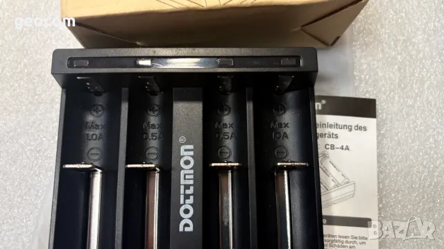 DOTTMON LED 4-Slots Intelligent Universal Battery Charger, снимка 5 - Батерии, зарядни - 49437027
