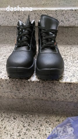 Работни обувки , снимка 2 - Мъжки боти - 43974895