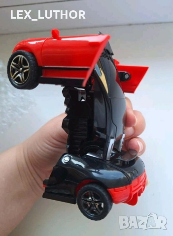 Епична Играчка 2-в-1: Трансформиращ се Робот-Спортна Кола Bugatti!, снимка 5 - Коли, камиони, мотори, писти - 52536389