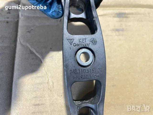 Държач Инжектор 94811051501 Porsche Cayenne 957 4,8I V8 2007, снимка 2 - Части - 49742863