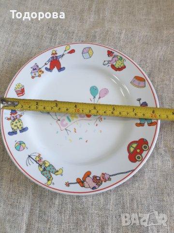 Порцеланова чиния, снимка 2 - Чинии - 38337153