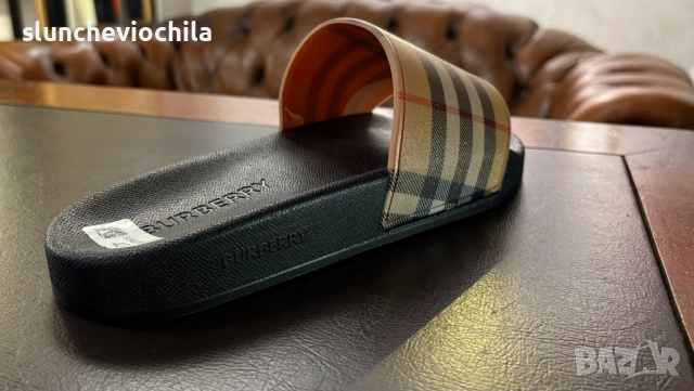 Burberry Vintage Check slides, снимка 3 - Мъжки чехли - 51681649