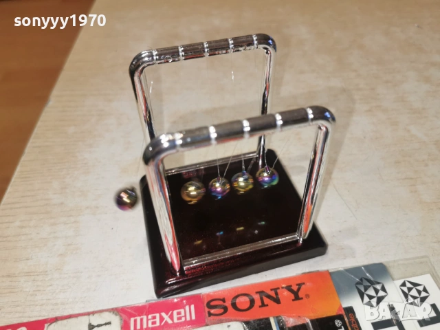 Люлката на Нютон хамелеон 9х9х8см 1601261335