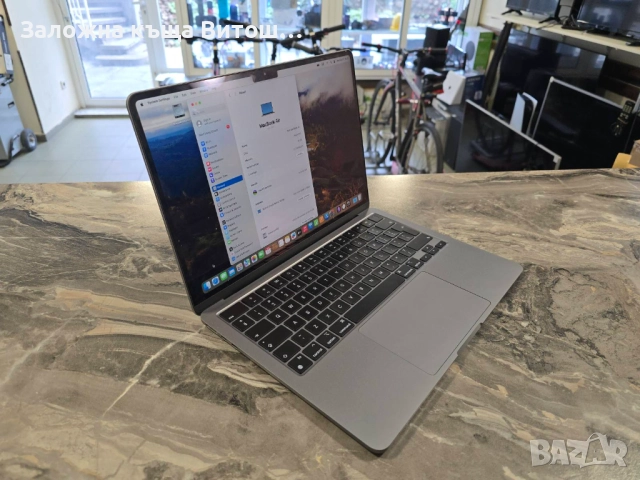Лаптоп Apple MacBook Air 13.6 M2 2022 16Gb RAM 256Gb SSD, снимка 3 - Apple iPhone - 52132052