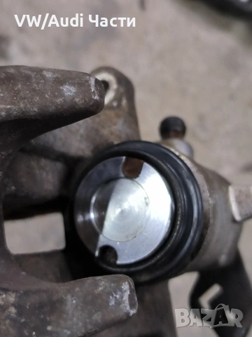 Заден десен спирачен апарат за Голф 4 Ауди А3 Сеат Шкода VW Golf 4 Audi A3 Seat Skoda Bora , снимка 3 - Части - 53037777