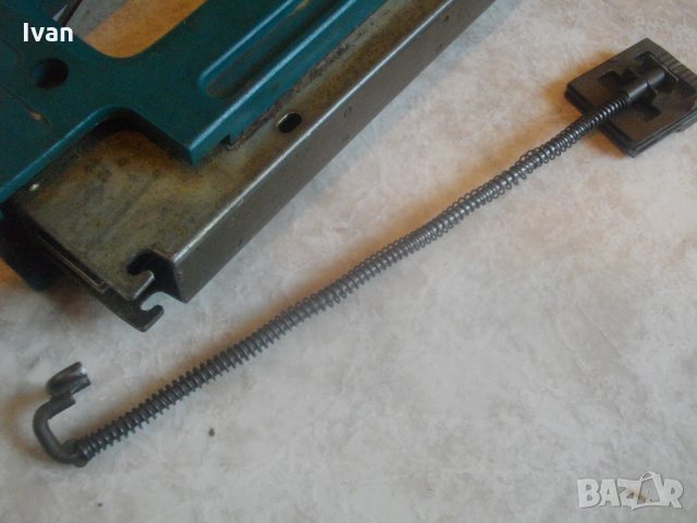 16-30 мм-Голям Такер-Дърводелски-Англия--Електрически-Комбиниран-Отличен-Black Decker, снимка 9 - Други инструменти - 33485638