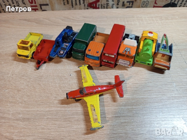 Стари метални колички