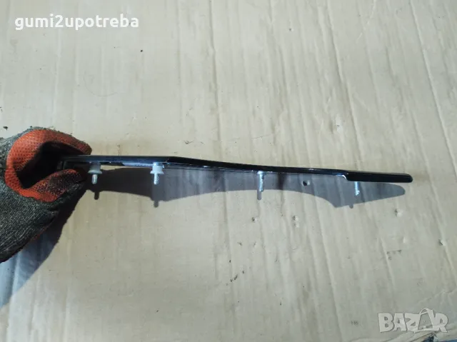 Декоративна Лайсна Задна Дясна Врата Mercedes E class W211 V6 Tmodel, снимка 3 - Аксесоари и консумативи - 47454669