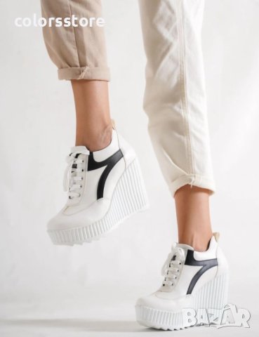 Боти на платформа - бяла кожа с черна лента - NO4