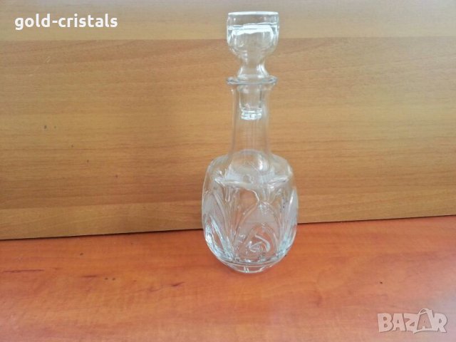 кристална гарафа , снимка 1 - Антикварни и старинни предмети - 26685438