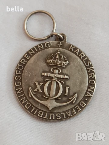Сребърен стар медал ,котва -корона ,венец,маркировки,13,3 грама.Цена 150 лв