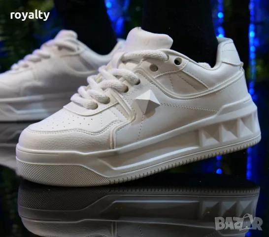 Valentino Garavani бели дамски маратонки , снимка 2 - Маратонки - 49812615