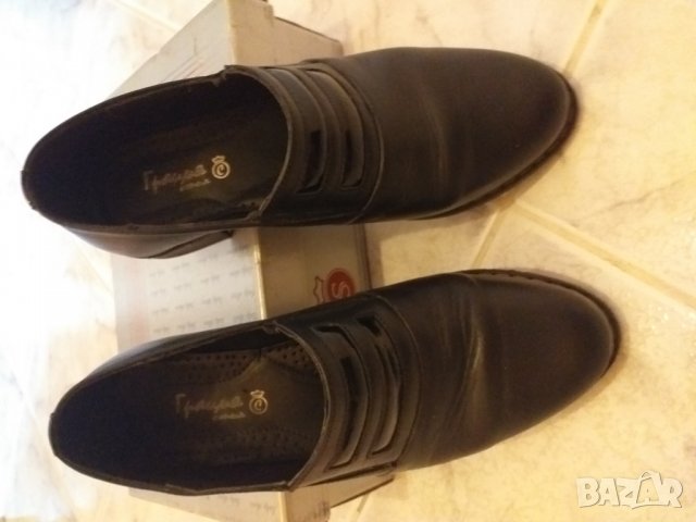 Дамски обувки , снимка 1 - Дамски ежедневни обувки - 26978759