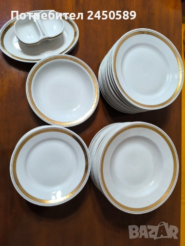 Порцеланов сервиз за хранене със златен кант 40 части, снимка 2 - Чинии - 52708156