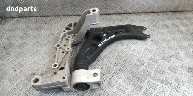 Носач VW Golf 5 2006г.(преден десен)	