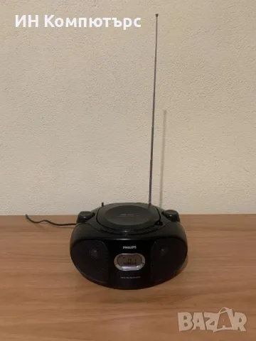 Продавам компактен радио и MP3 плеър Philips AZ305