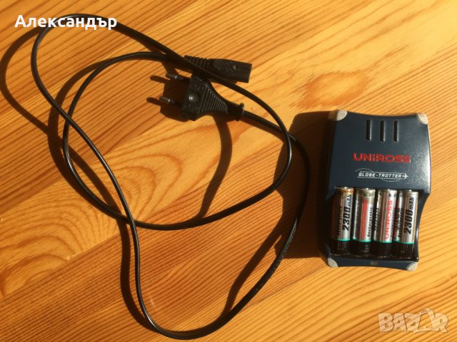Зарядно за акумулаторни батерии, снимка 1 - Друга електроника - 34998858