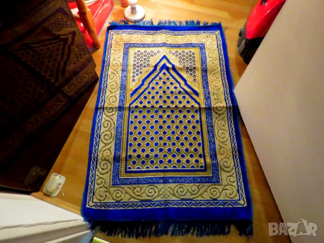 турско молитвено килимче, килимче за молитва за Намаз - бежов фон с сини и златни орнаменти