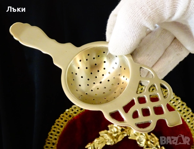 Бронзова цедка за чай Art Nouveau. 