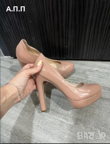 Бежови обувки на ток 