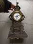 Много стар антикварен каминен часовник ,порцеланов циферблат ,нужна му е профилактика ,сверяването с, снимка 1 - Антикварни и старинни предмети - 36583407