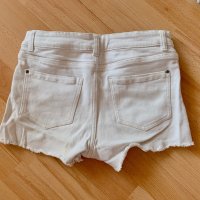 Къси бели панталонки, обличани само веднъж, снимка 2 - Къси панталони и бермуди - 28870972