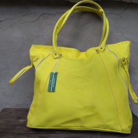 Дамска чанта Lacoste жълта, снимка 2 - Чанти - 32946639