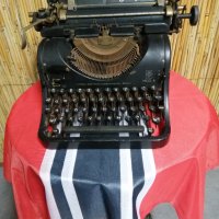 Стара пишеща машина Олимпия мод 8 от 1939 г. , снимка 1 - Антикварни и старинни предмети - 32249572