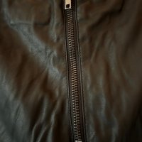 H&M Черни къси кожени панталонки с дантела и цип 38 размер 🖤, снимка 4 - Къси панталони и бермуди - 44004377