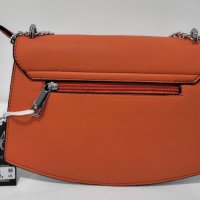 Maлка дамска чанта в оранжев цвят, снимка 2 - Чанти - 43478282