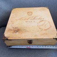 Стара оригинална кутия за торти от хотел"Сахер"-Виена, снимка 2 - Антикварни и старинни предмети - 43986565