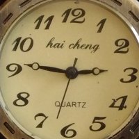 Красив дамски часовник hai cheng quartz елегантен дизайн 42544, снимка 2 - Дамски - 43744674