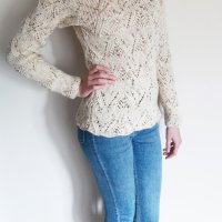 Ръчно плетена блуза, цвят екрю с ажурни мотиви, снимка 3 - Блузи с дълъг ръкав и пуловери - 26678961