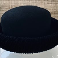 Красива вълнена шапка, снимка 2 - Шапки - 43831376