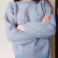 Ръчно плетена блуза в бледо сиво, снимка 6 - Блузи с дълъг ръкав и пуловери - 27468635