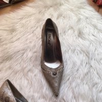 Елегантни обувки, снимка 2 - Дамски обувки на ток - 9481369