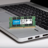 Crucial RAM Памет Лаптоп Laptop 4GB DDR4 2400 Mhz CL17 CT4G4SFS824A, снимка 1 - RAM памет - 36458954