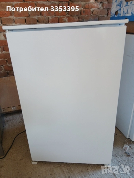 Малък хладилник с горна камера може и за вграждане. , снимка 1