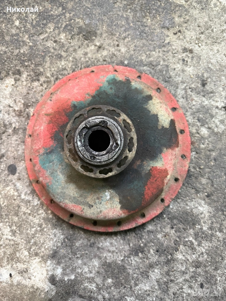 Права главина Урал М72 , снимка 1