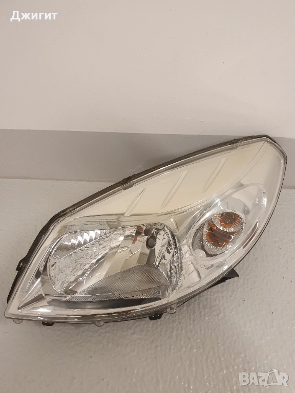 Оригинален фар за Dacia Sandero , снимка 1