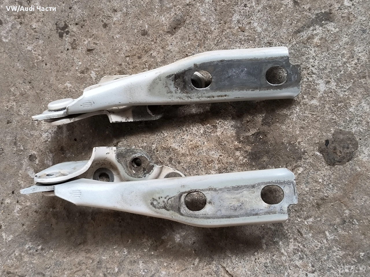 Панти преден капак за Ауди А3 Audi A3 S3 8L 8L0823302B, снимка 1