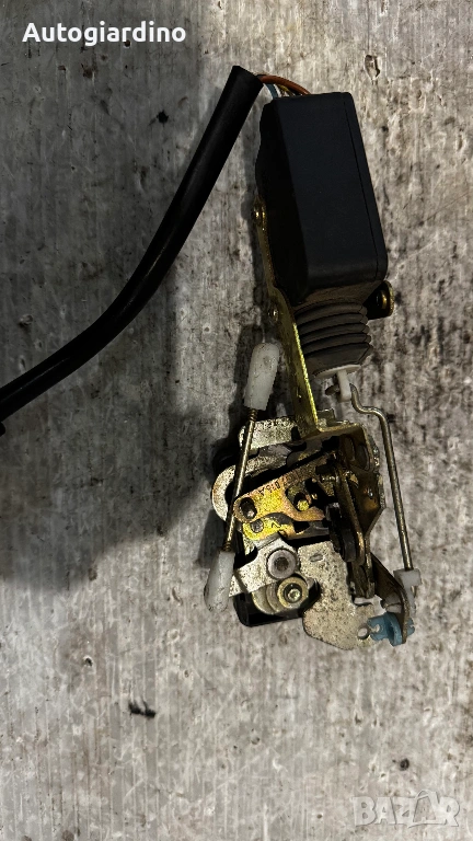 Брава за врата на Skoda Felicia - 6U0837015, снимка 1